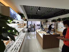 -视野联行眼镜·蔡司授权店(长白万象汇店)