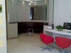 -瑞尔齿科(上海长风大悦城店)