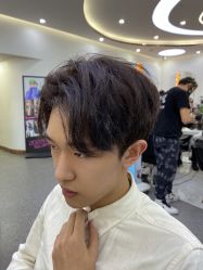 -MOVAN  HAIR莫凡匠人发型屋