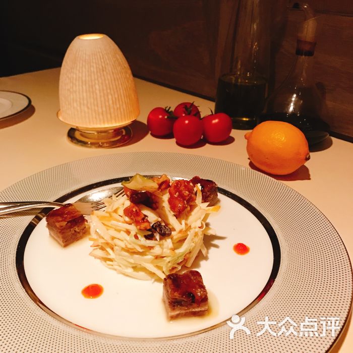 北京华尔道夫酒店· 鸢尾宫1893苹果鸭肉沙拉图片 - 第2张