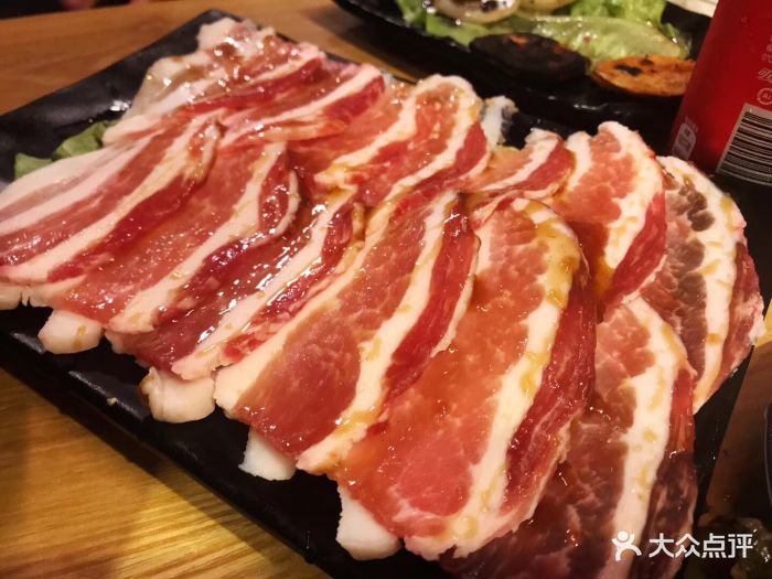 燚青春东北泥炉烤肉(南油店)酱香猪五花图片 - 第1张