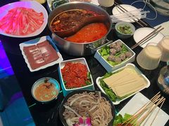 -唯爱KTV聚会餐厅(仙林东城汇店)