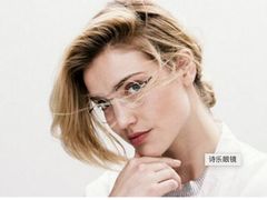 为个性面孔制作个性化的眼镜-圆方眼镜(东海花园二期东区店)