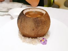 椰子八宝鸡汤-闻见中国海南菜(K11店)