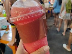 -席娜卡琳火车铁道夜市