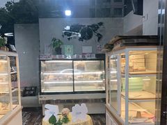 面包甜点陈列柜-三三烘焙坊(滨江店)