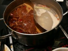 -小天鹅火锅·一线江景洪鼎旗舰店(洪崖洞店)