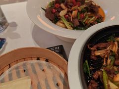 芫茜摔打鲜牛肉-桂满陇·海市蜃楼·黑金(国金店)