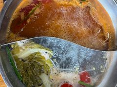白汤红汤鸳鸯锅底-龙大头庖汤店
