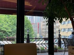 -自由之丘