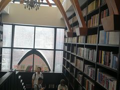 -钟书阁(松江泰晤士小镇店)