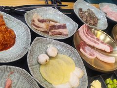 -臻牛烤肉
