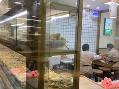 面包甜点陈列柜-袁记云饺(蛇口店)