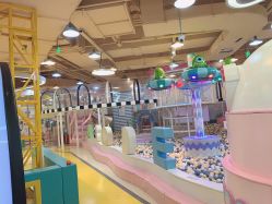 -多多淘儿童体验中心(重庆来福士店)
