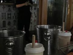 大堂-日进一片海.生腌海鲜火锅.宵夜烧烤(三里屯总店)