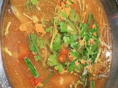 -野山舂·贵州现舂酸汤火锅(鸿通城店)