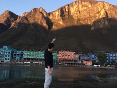 -百里峡七彩艺术小镇