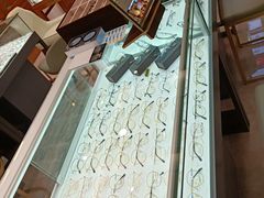 -回瑞眼镜·蔡司·依视路官方授权店(广益路万达店)