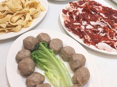 -胡须佬鸡煲四季火锅店(石厦西村直营店)