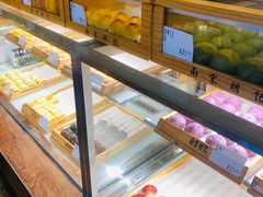 面包甜点陈列柜-南宋胡记(杭州体育场路店)