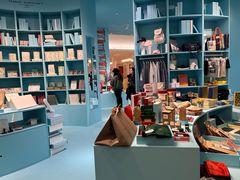 -乐蓬马歇百货公司(Rive Gauche)