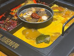 -老牌坊云南鱼豆花火锅(嵩山店)