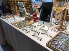 -肆兮眼镜·蔡司·徕卡战略合作店(大坪店)