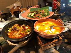 -云海肴·汽锅鸡·云南菜(天山百盛优客店)