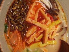 -百春原湖南牛肉粉(百联世纪店)