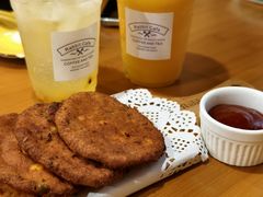 -Rabbit Cafe私房西餐甜点咖啡(栖霞路店)