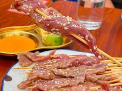 -何妹湿辣牛肉·粤式烧烤砂煲(桂雅路店)