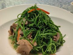 沙葱炒羊肉-巴扎美食·新疆菜·西域歌舞表演餐厅(新疆大厦店)
