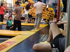 -极限Jump蹦床·新潮玩运动世界·室内乐园·团建·派对中心
