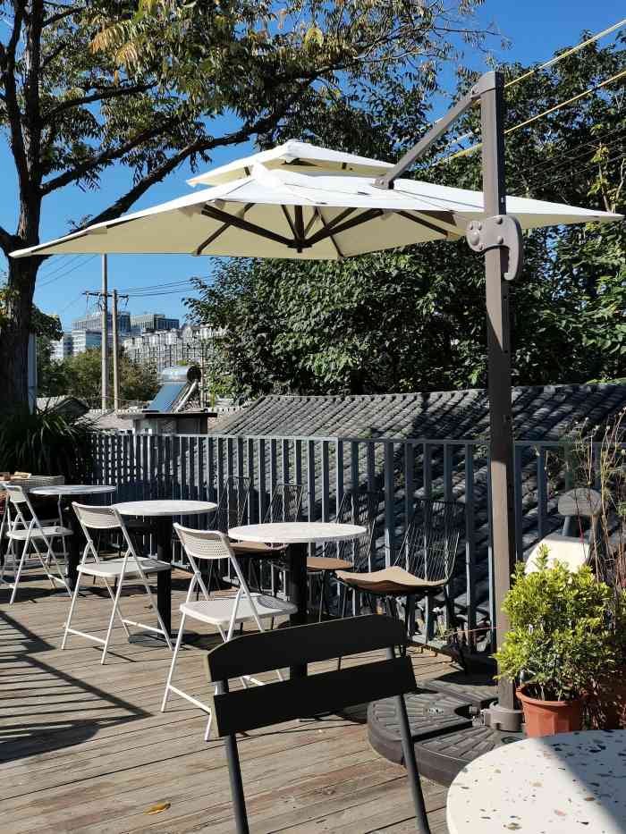 up up coffee-"打电话问了这家咖啡厅是否有天台的座位,小.