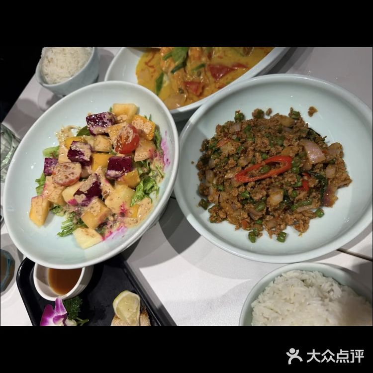 今天种草了这家泰国料理没有让我们失望,慢环境