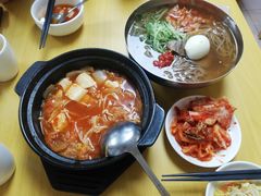辣白菜豆腐汤-屋里家延边朝鲜族冷面(南园店)