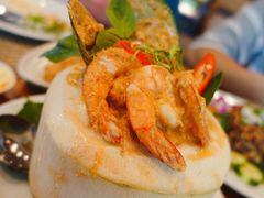 -Chom Cafe and Restaurant