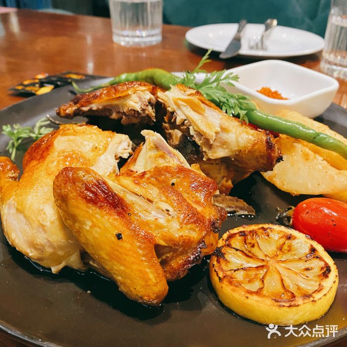 芭莉与彩虹西餐厅(成都合生汇店)彩虹家的美式烤鸡图片