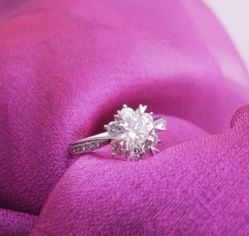 -威德钻石-克拉钻大本营(南京东路店)