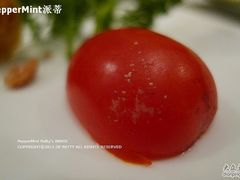 另一边的番茄也有霉点@紫苏果仁香蕉卷-星雅翠餐厅