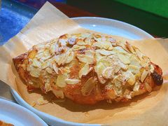 杏仁可颂-山下C5cafe(惠通时代广场店)