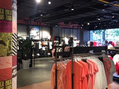 -阿迪达斯(百联徐汇商业广场运动旗舰店)