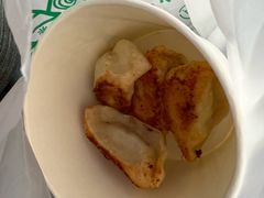 -黄阿姨锅贴大王(万航渡路店)