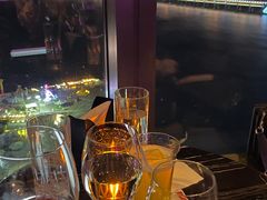 -大连君悦酒店 · VIVA(星海广场店)