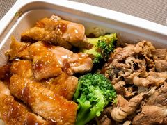 双拼鸡锦牛肉饭套餐-和合谷(新街口店)