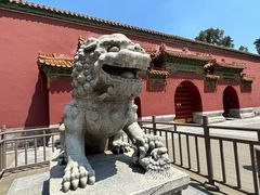 砖城门前石狮-景山公园