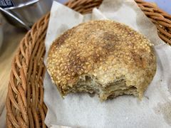 老北京芝麻烧饼-大头亮羊汤烩面·河南非遗(良乡总店)