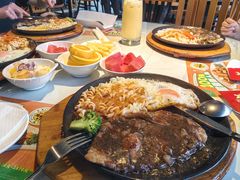 -豪享来中西餐厅(延安东路店)