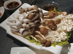 -大匠工房古船木艺术餐厅·猪肚鸡专门店(长白仙岛店)