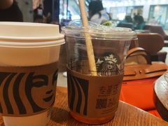 冰摇桃桃乌龙-星巴克臻选(济南万达店)